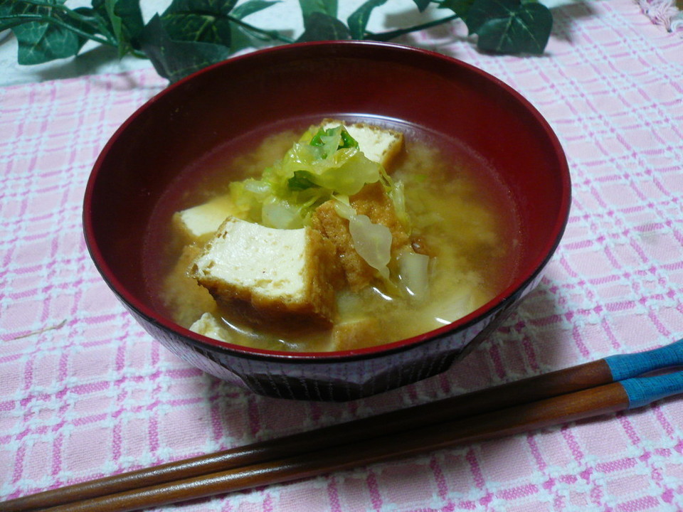厚揚げと白菜のおみそ汁
