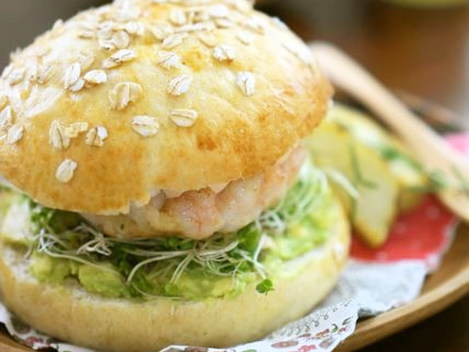 プリプリ 海老バーグとアボカドのバーガー