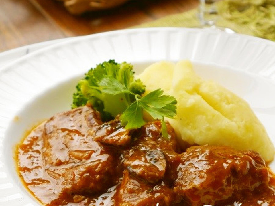 牛すね肉のビール煮込み