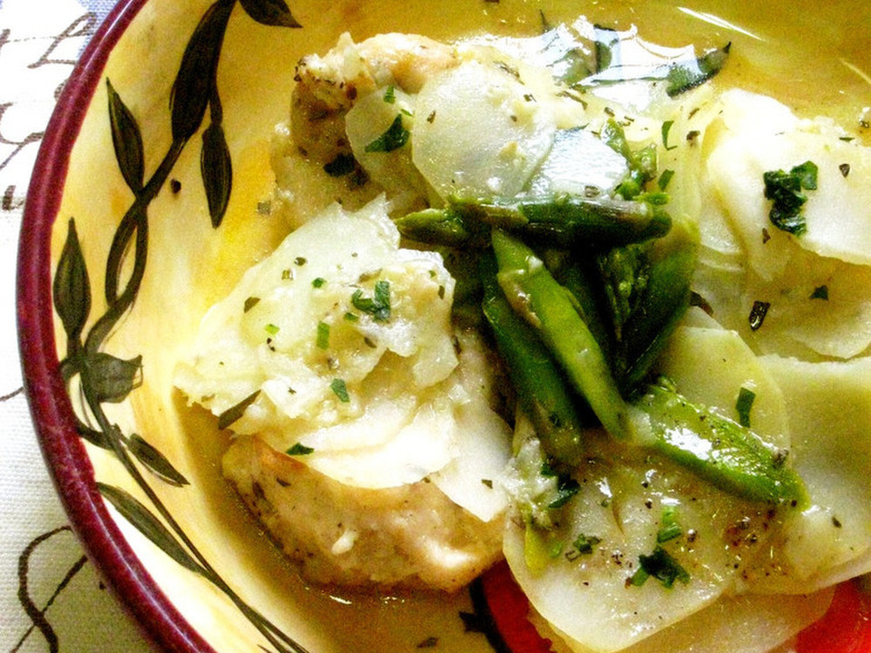 鶏肉のポテトとアスパラのスープ煮