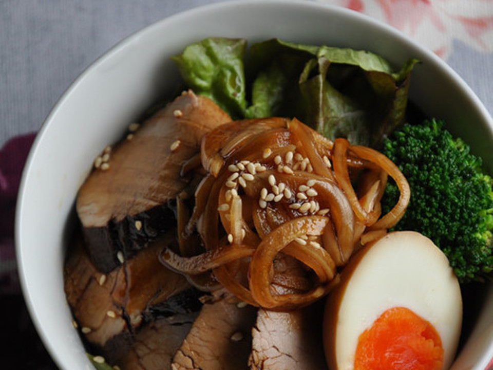 豚ヒレ肉の紅茶煮赤ワインソース