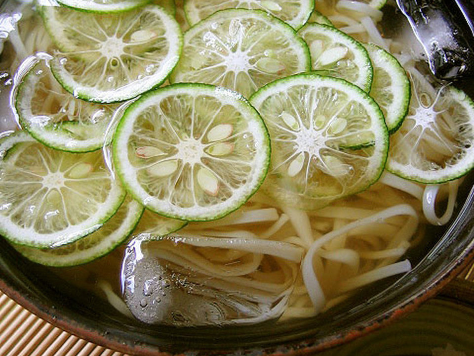 さっぱり爽やか すだちの冷やしうどん