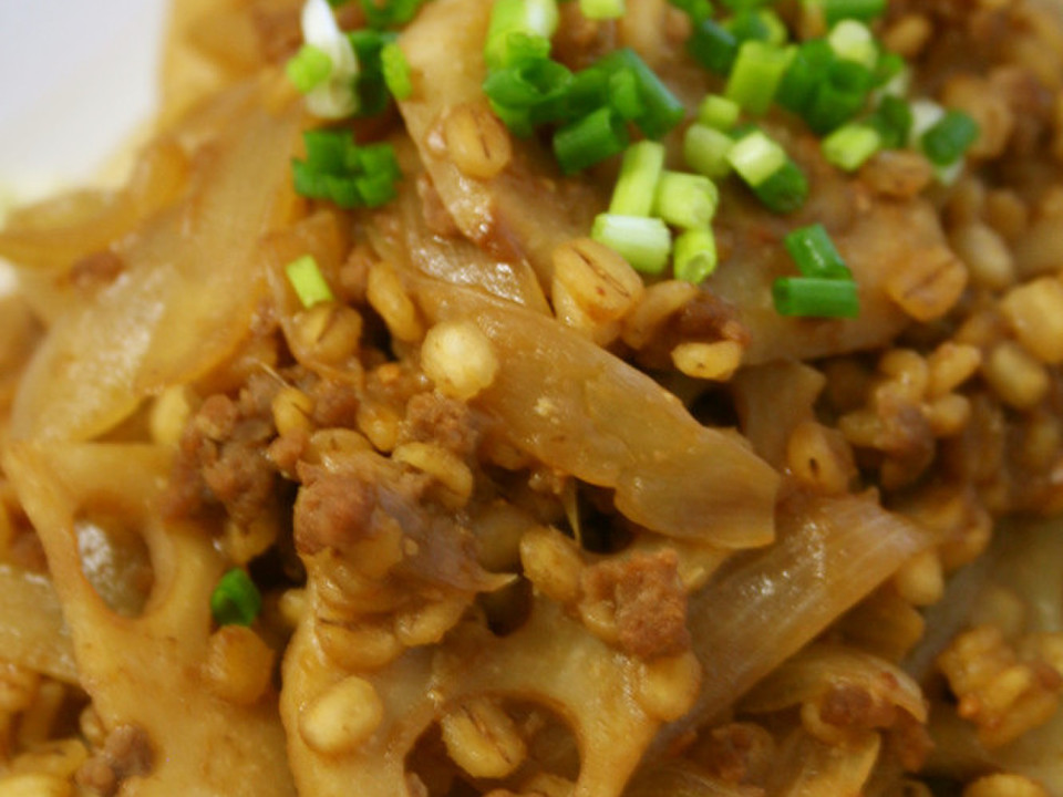 押麦とれんこんのこってり味噌炒め