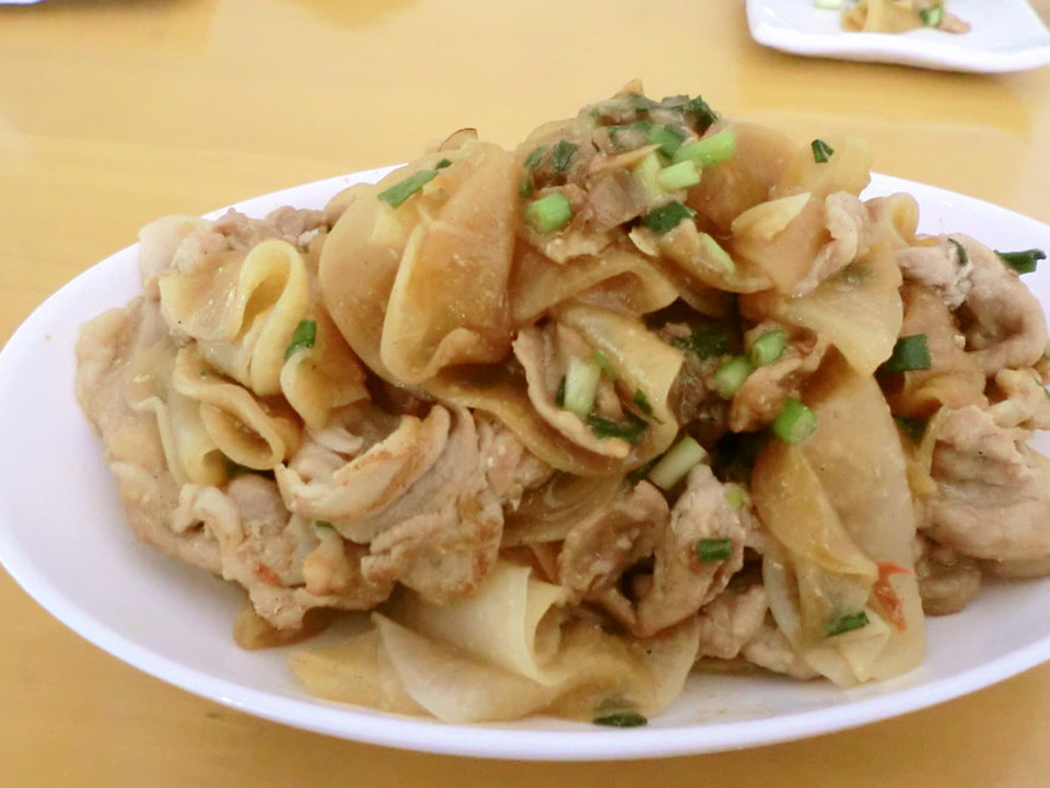 スライス大根と豚肉のにんにく醤油炒め