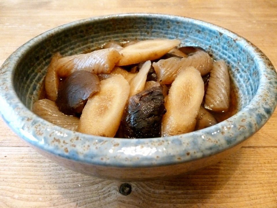 作り置きおかずに ねじり蒟蒻と牛蒡の煮物