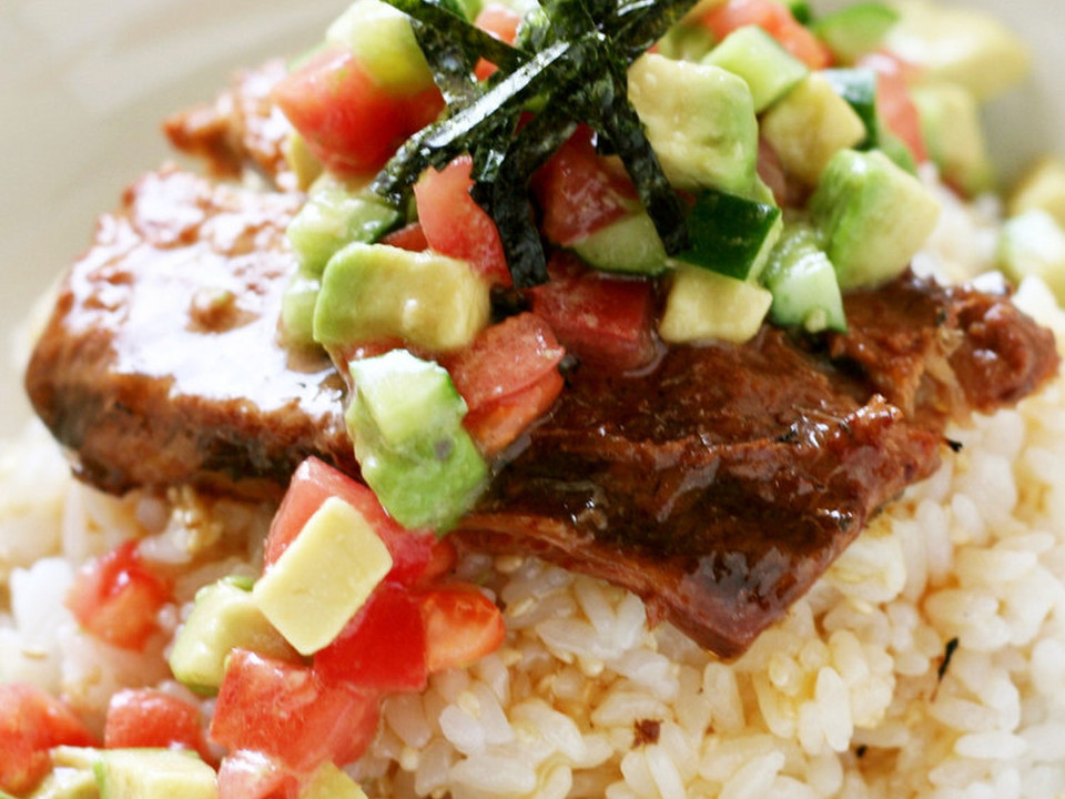 スタミナ蒲焼缶詰のスピー丼