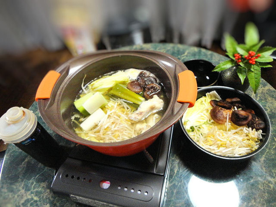 鶏手羽元と干ししいたけの塩山椒鍋