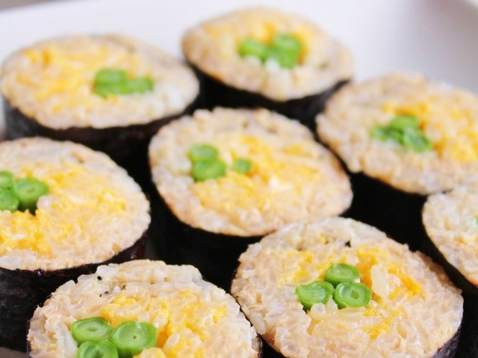 ツナそぼろごはんの３色巻き