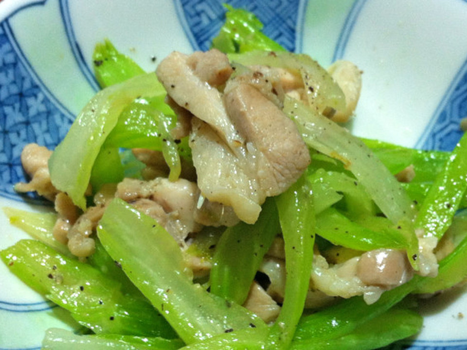 シンプル 鶏とセロリの炒め物