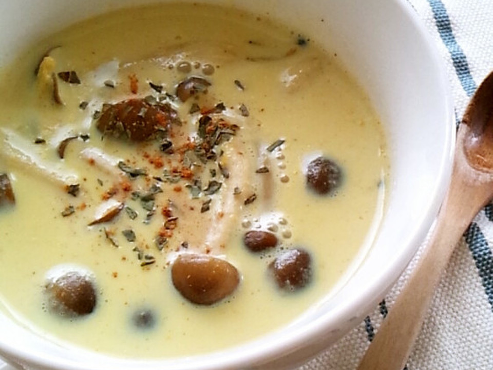 きのこの豆乳カレースープ