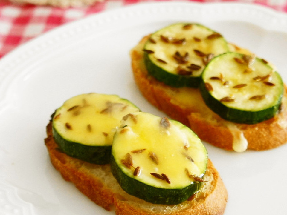 クミン風味 ズッキーニチーズトースト