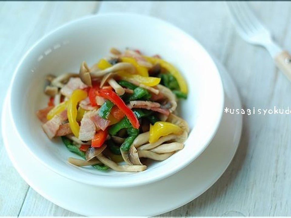 パプリカとしめじのバターポンソテー