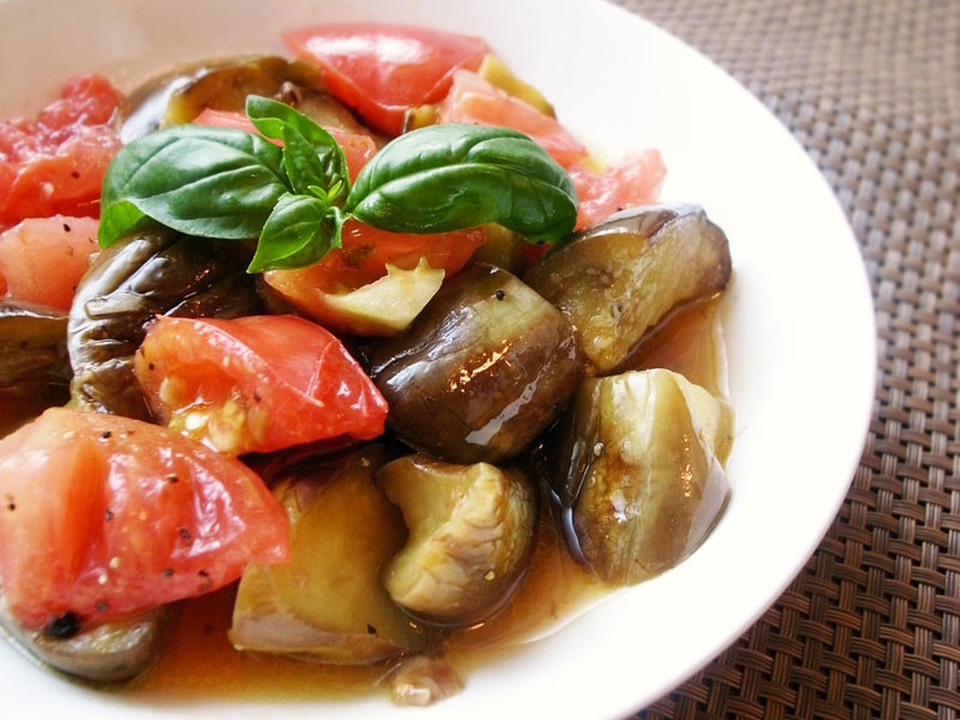 なすとトマトのマリネサラダ ガーリック味