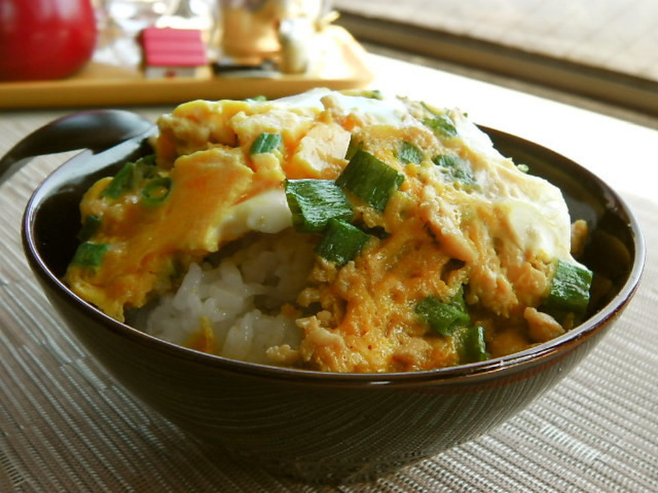 鶏ひき肉で作る簡単親子丼