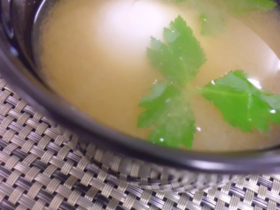 落とし卵の味噌汁