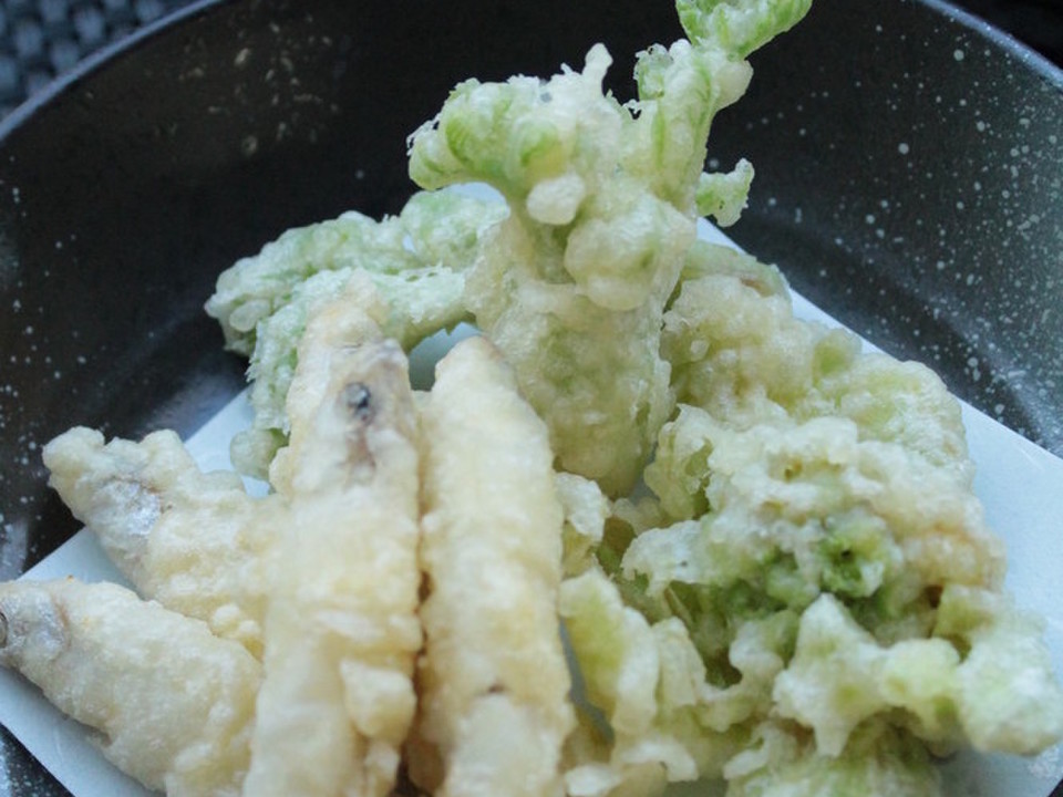 わかさぎと山菜の天ぷら