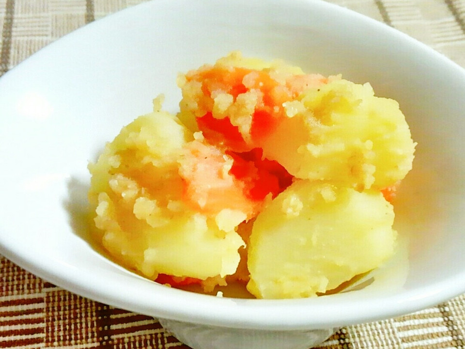 じゃがいもと人参のごま味噌あえ