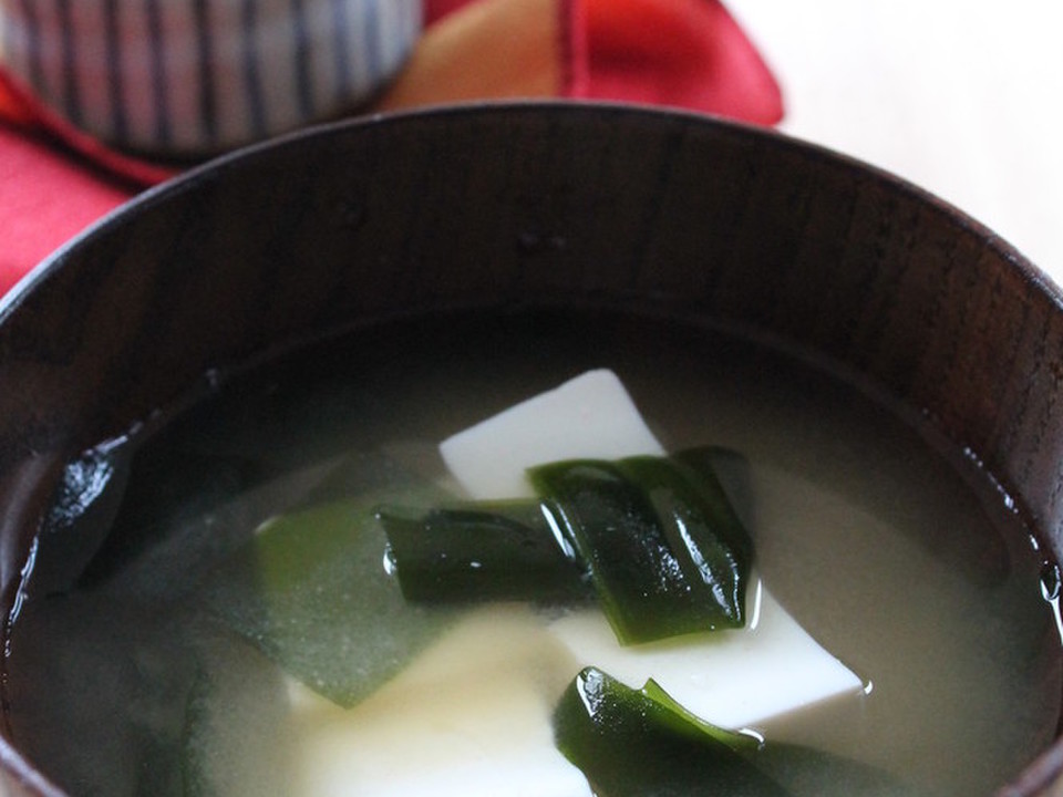 生ワカメと豆腐のお味噌汁