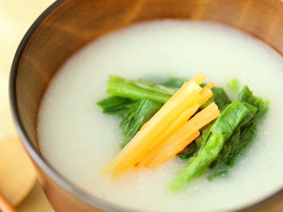 ほうれん草と人参の味噌汁