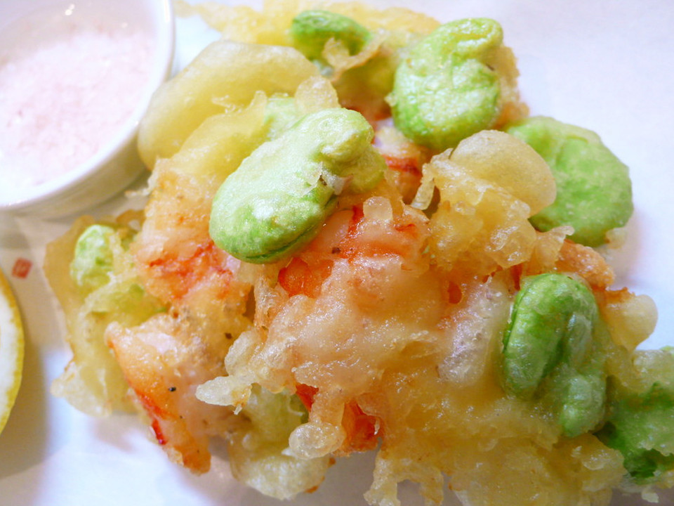 そら豆と海老の小さいかき揚げ