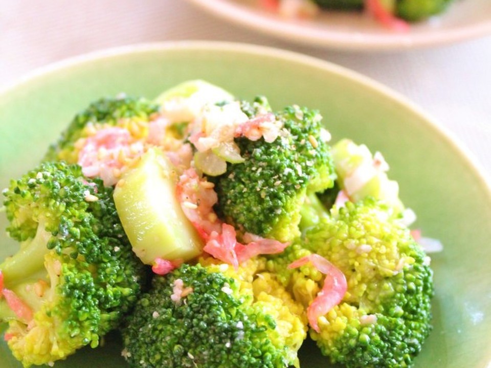 ブロッコリーと桜えびの塩麹ナムル風