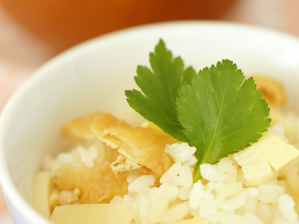 素朴なお味の筍ごはん