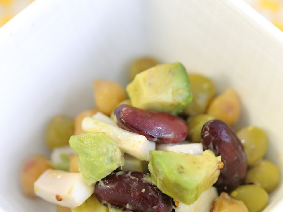 _カラフルお豆のカクテルソースサラダ_