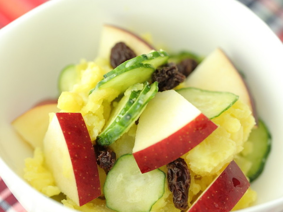 さつま芋とりんごの彩りキレイなサラダ