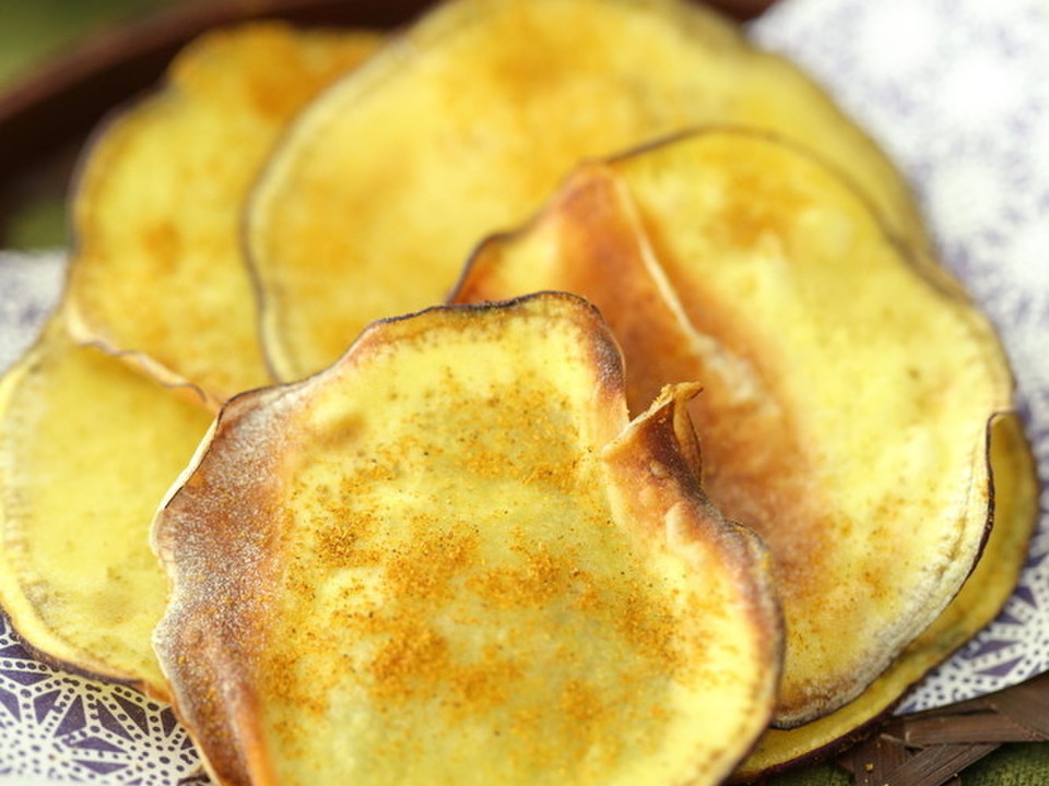 ピリっとカレー味のカリカリさつま芋