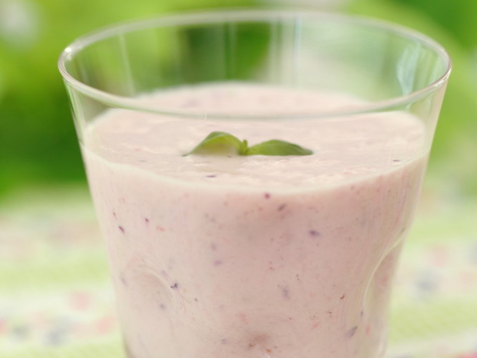 赤いフルーツと乳製品のミックスジュース❦