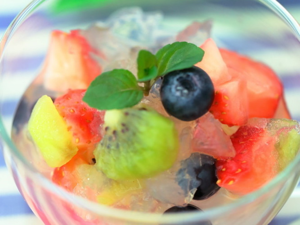 フルーツいっぱい シュワっと微炭酸ゼリー