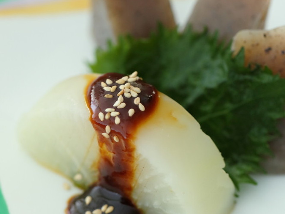 大根と蒟蒻の赤味噌がけ