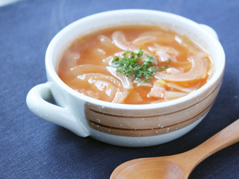 旨みたっぷりトマトのオニオンスープ