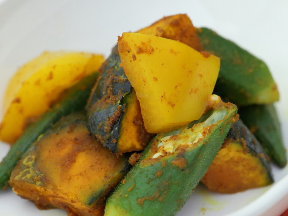 ビタミンカラー野菜のカレー風味炒め煮