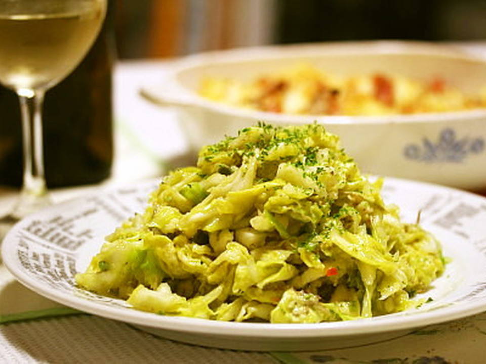 アボカドとキャベツのグリーンサラダ