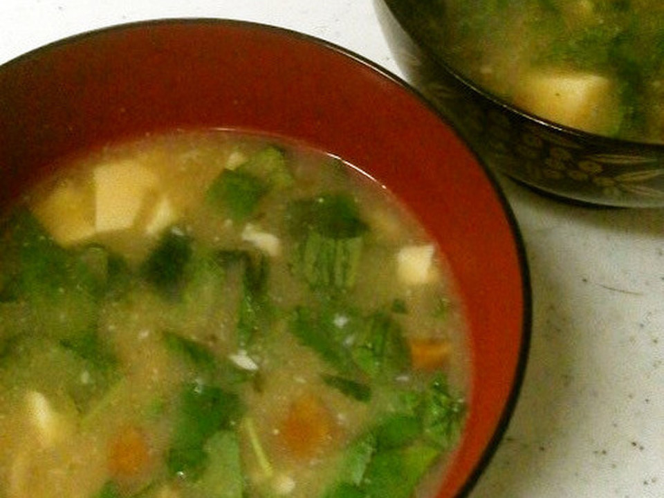 モロヘイヤとなめこの味噌汁