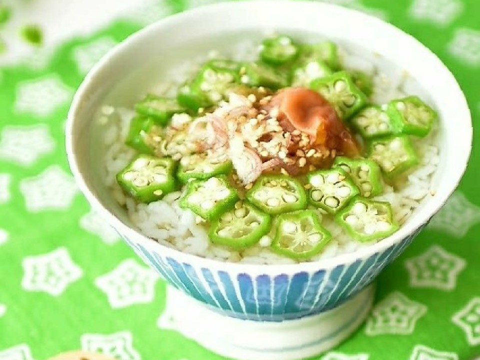 オクラと梅の冷やし茶漬け