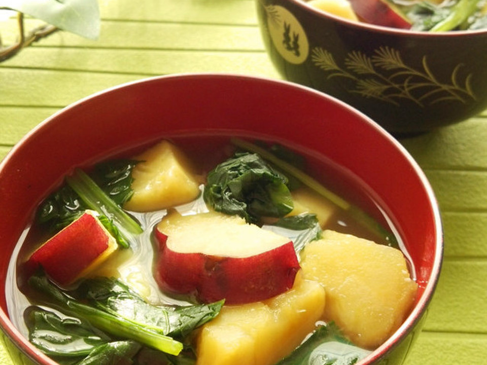 さつまいもと小松菜の味噌汁