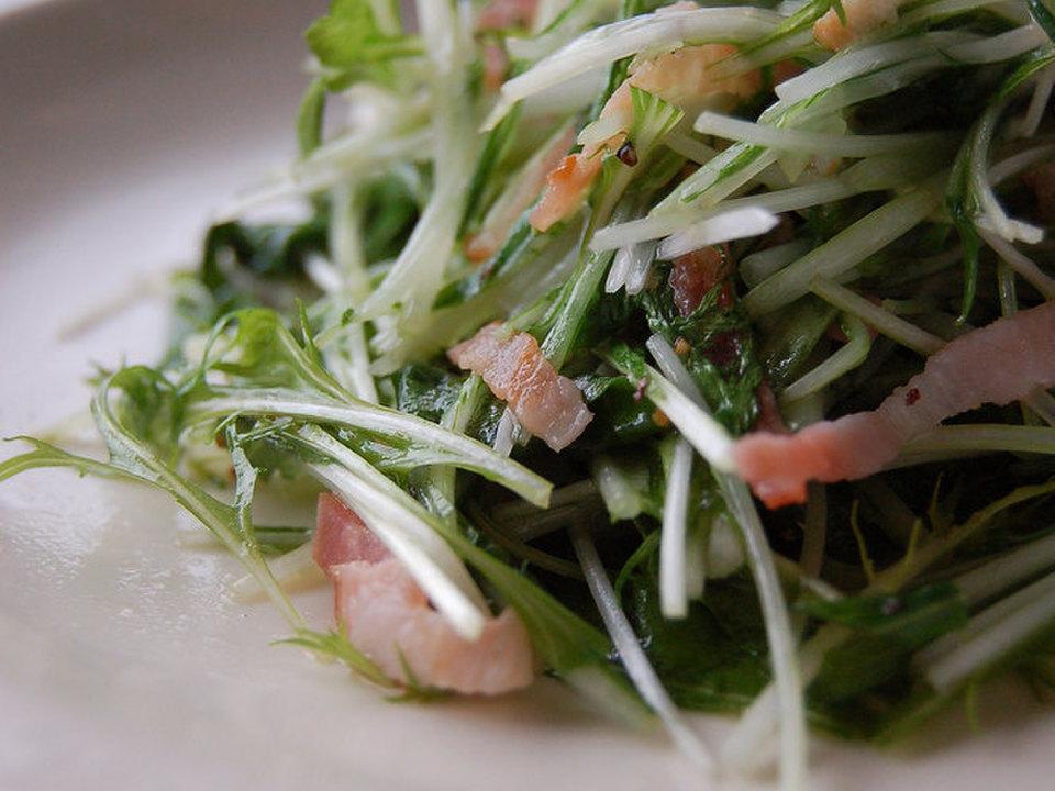 しゃきしゃき水菜のガーリックベーコン炒め