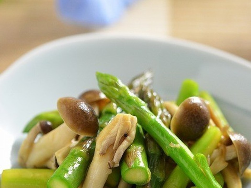 簡単 アスパラとしめじのレンチン蒸し