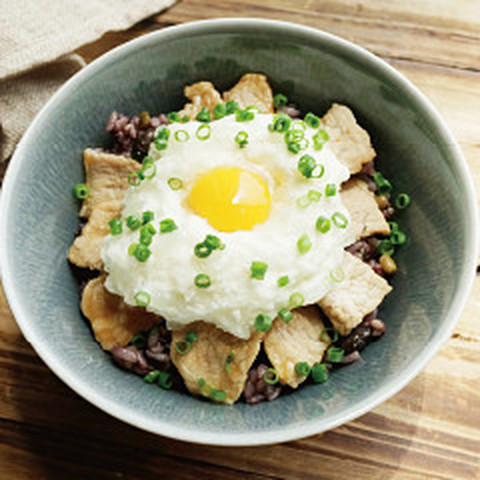 カフェ風長いもとろろの豚丼甘辛生姜