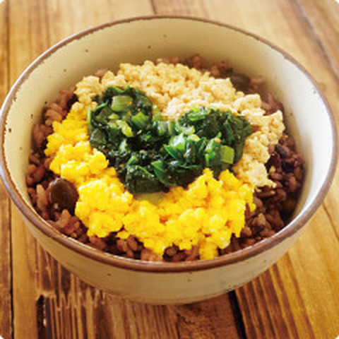 豆腐そぼろのヘルシー三色丼