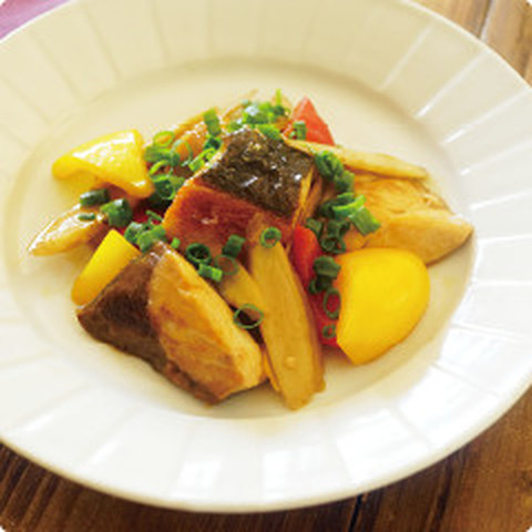 ぶりと彩り野菜の南蛮炒め